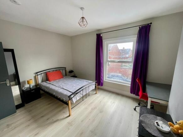 3 bed Terraced to rent Image 5