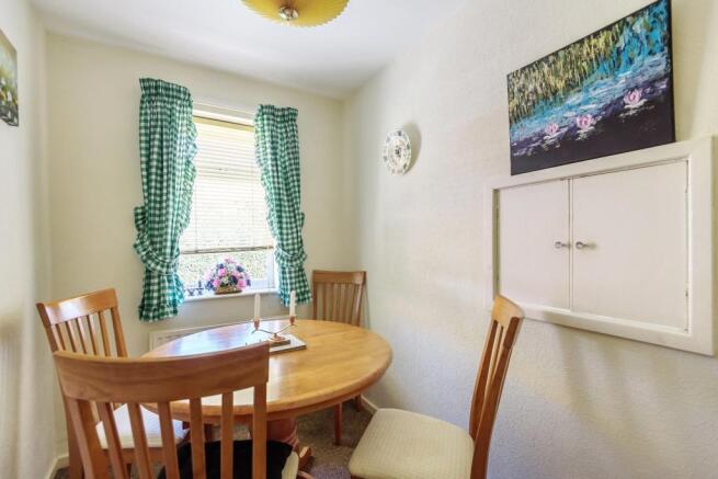 Dining Room/Bed 3