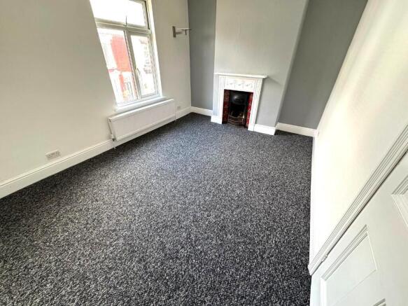 3 bed Terraced to rent Image 6