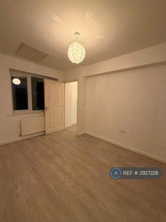 3 bed Detached to rent Image 10