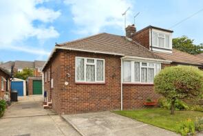 11, Linda Grove, Waterlooville PO8 8UX
