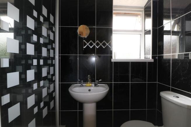 Shower Room.JPG