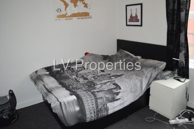 3 bed Terraced to rent Image 4