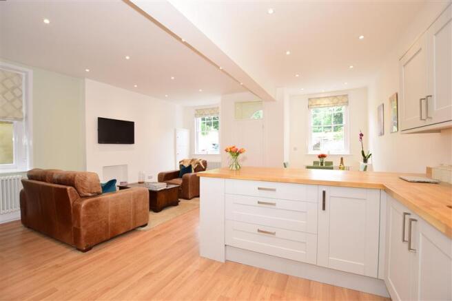 Kitchen/Dining Area