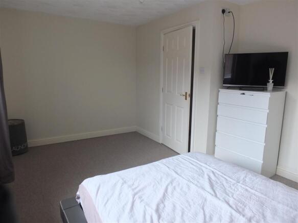 Bedroom 1 (Front)