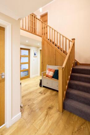 5 bed Detached for sale Image 5