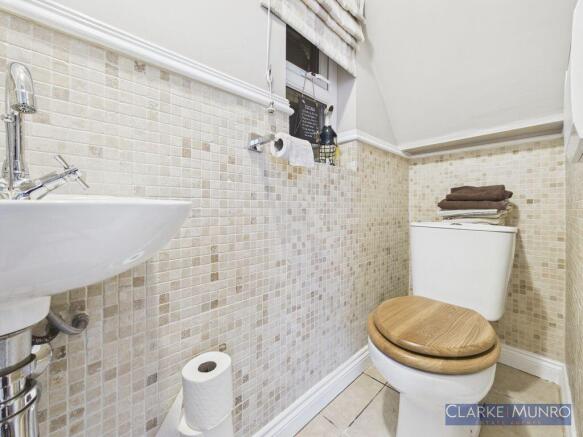 4 bed Semi-Detached for sale Image 8