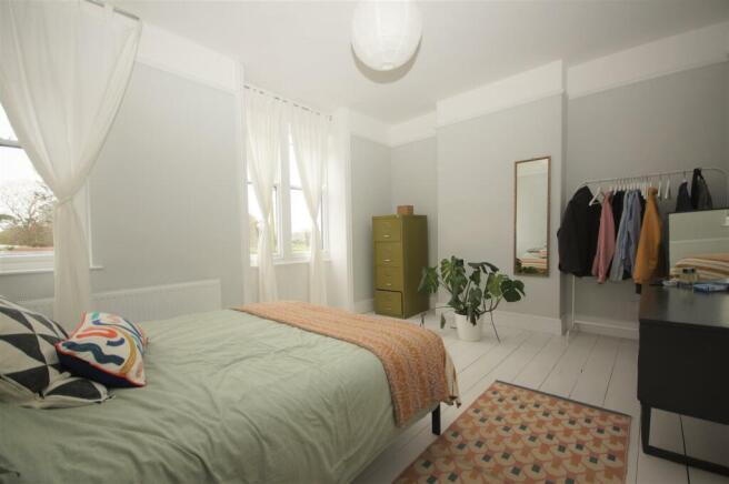 bed1.jpg