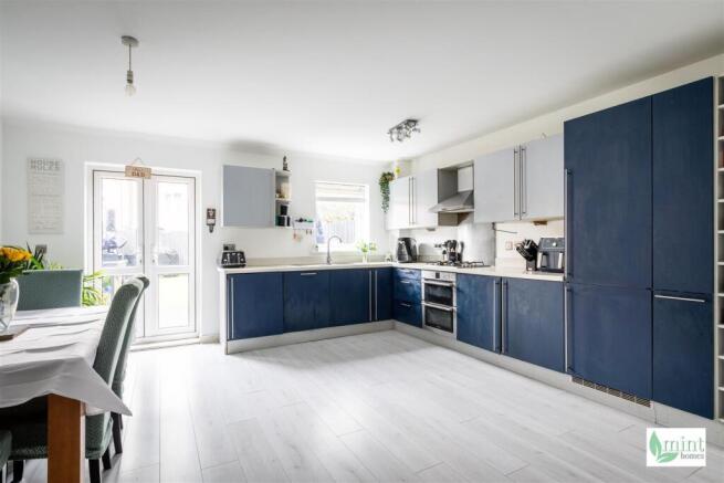 Harrow Close - Watermark-15.jpg