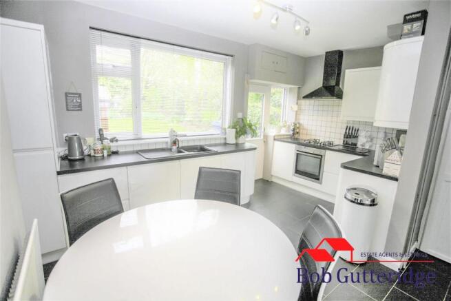 LUXURY FITTED KITCHEN / DINER
