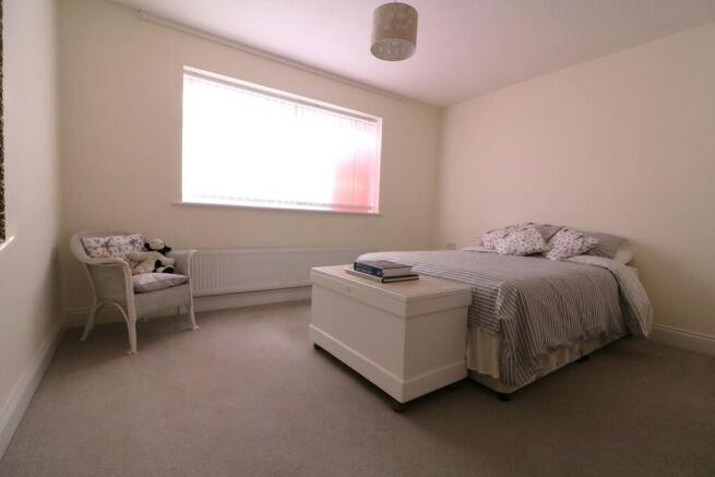 7 Kent Lodge bed ...