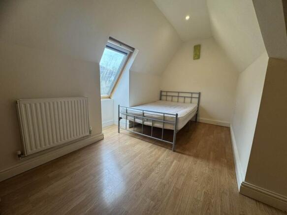 Room 4 (2)