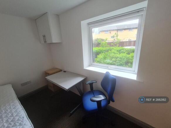 Room (Bedside/Desk/Chair)