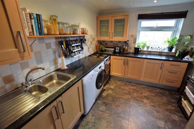 Kitchen / Breakfast Room 2