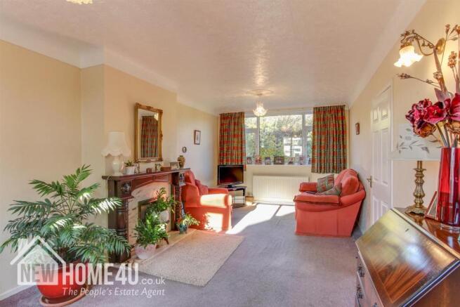 LOUNGE: