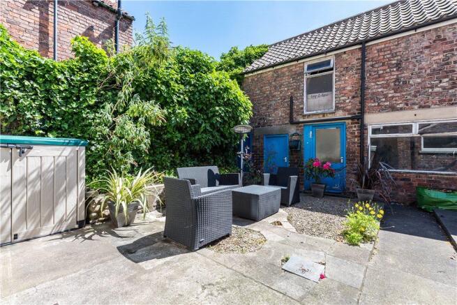 Garden & Outbuilding
