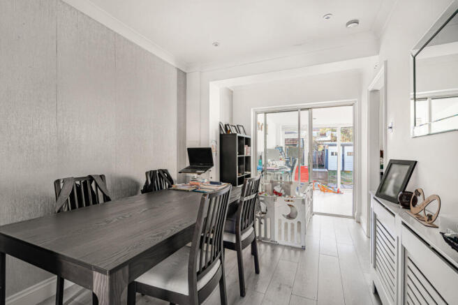 Lincoln Way, Sunbury-on-Thames, Surrey, TW16 photo 3