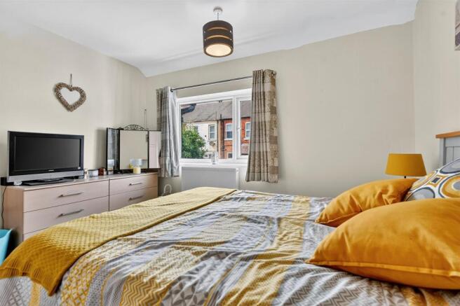 3 bed Terraced for sale Image 11