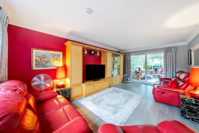 4 bed Detached for sale Image 9