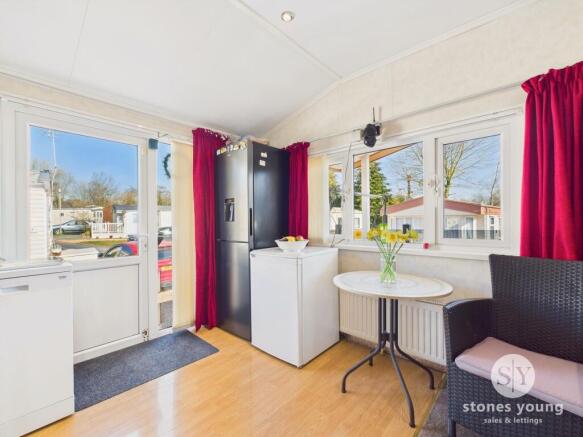 2 bed Park Home for sale Image 8