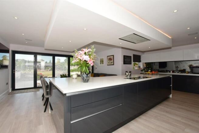 Kitchen/Breakfast Area