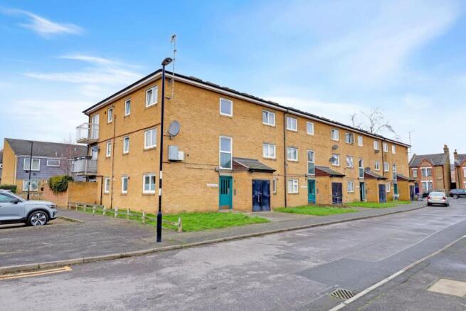 04-3dc6JHPropWorld - 11 Paxton Close - 43-medium.j