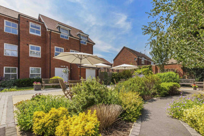 16 Peel Lodge, SL7 3FH (LOW RES)-2