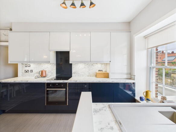 2 bed Apartment for sale Image 5