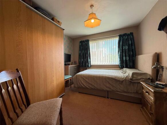5 bed Detached for sale Image 6