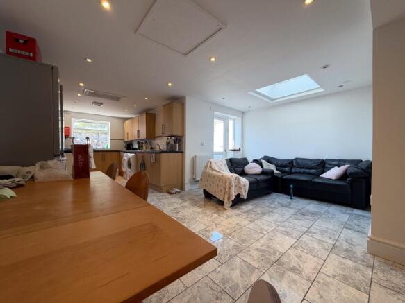 Call 02920 668585 to secure your viewing _2
