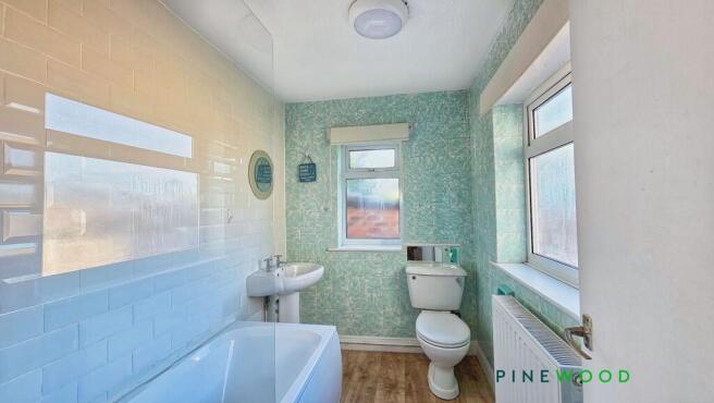 GROUND FLOOR BATHROOM