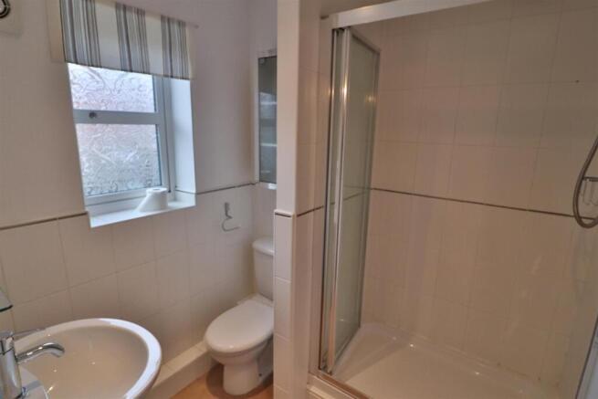ENSUITE SHOWER ROOM