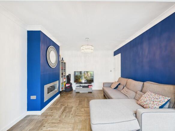 Tamarisk Avenue, Reading, RG2 photo 4
