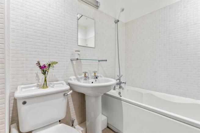 2 bed Apartment for sale Image 11