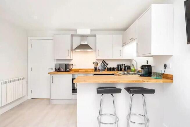 1 bed Apartment to rent Image 6