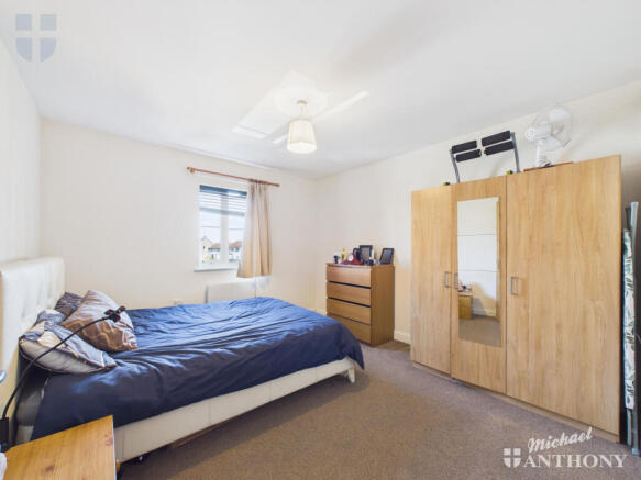 CAM03218G0-PR1137-STILL001