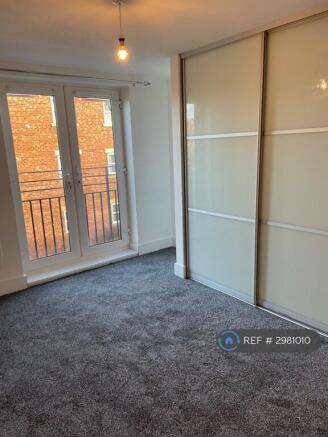 2 bed Flat to rent Image 6
