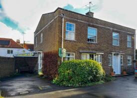 4, Posting House Mews, Old Bath Road, Newbury RG14 1QW