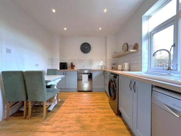 kitchen 1.jpg