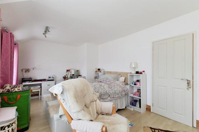 2 bed End of Terrace for sale Image 9