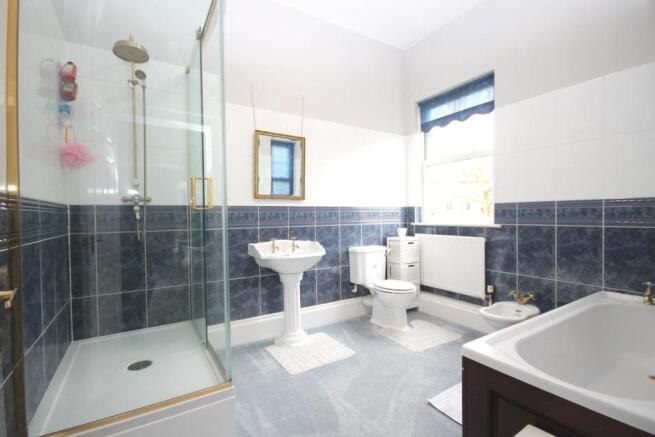 En-Suite Bathroom