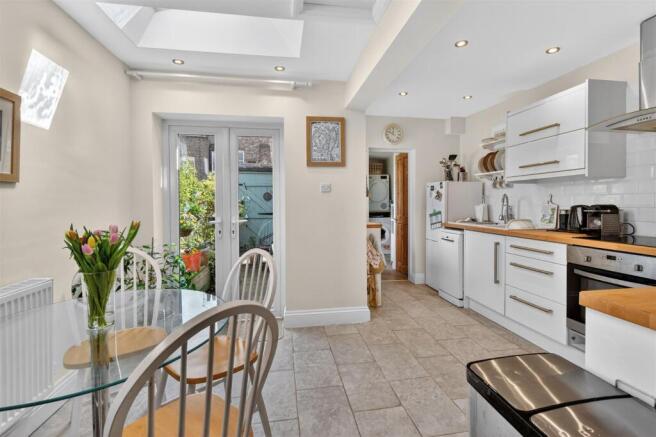 2 bed Terraced for sale Image 8