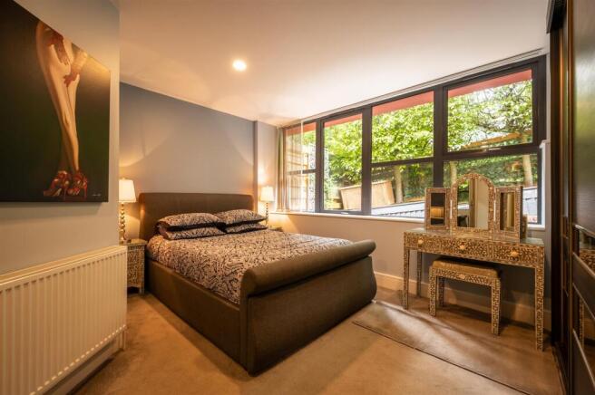 3 bed Apartment for sale Image 4