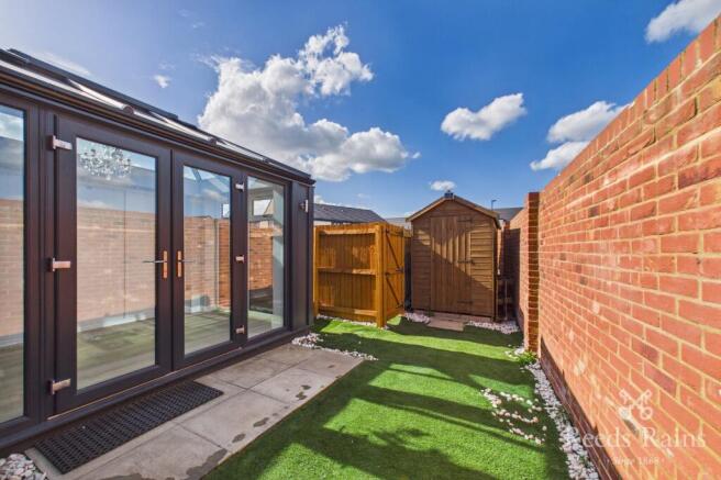 2 bed Semi-Detached for sale Image 9