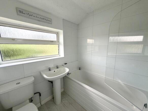 3 bed Semi-Detached for sale Image 9