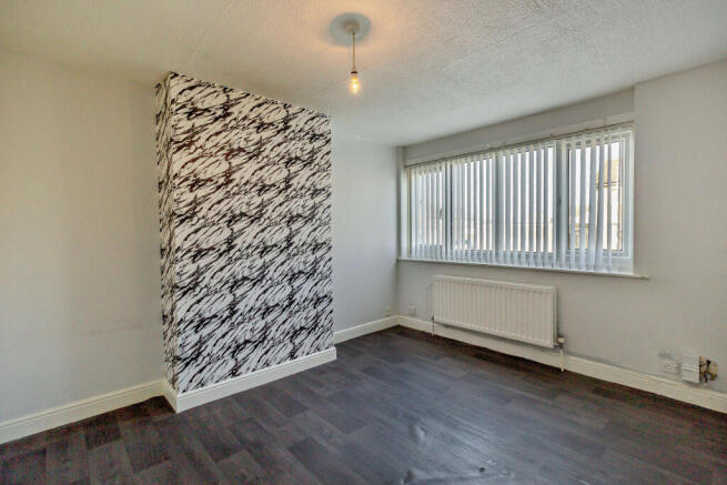 3 bed Terraced to rent Image 5