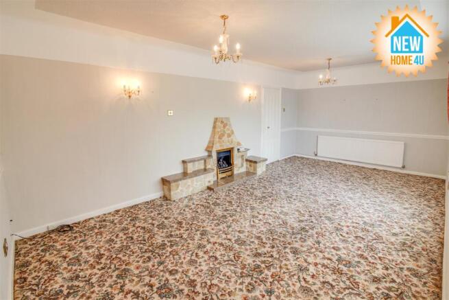 LIVING ROOM:
