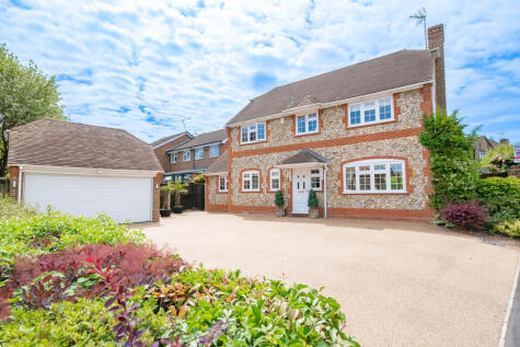 Throgmorton Road, Yateley, Hampshire, GU46