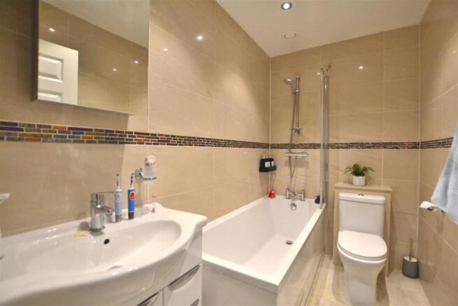 Family Bathroom.JPG