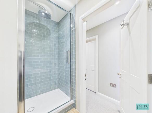 2 bed Apartment to rent Image 10